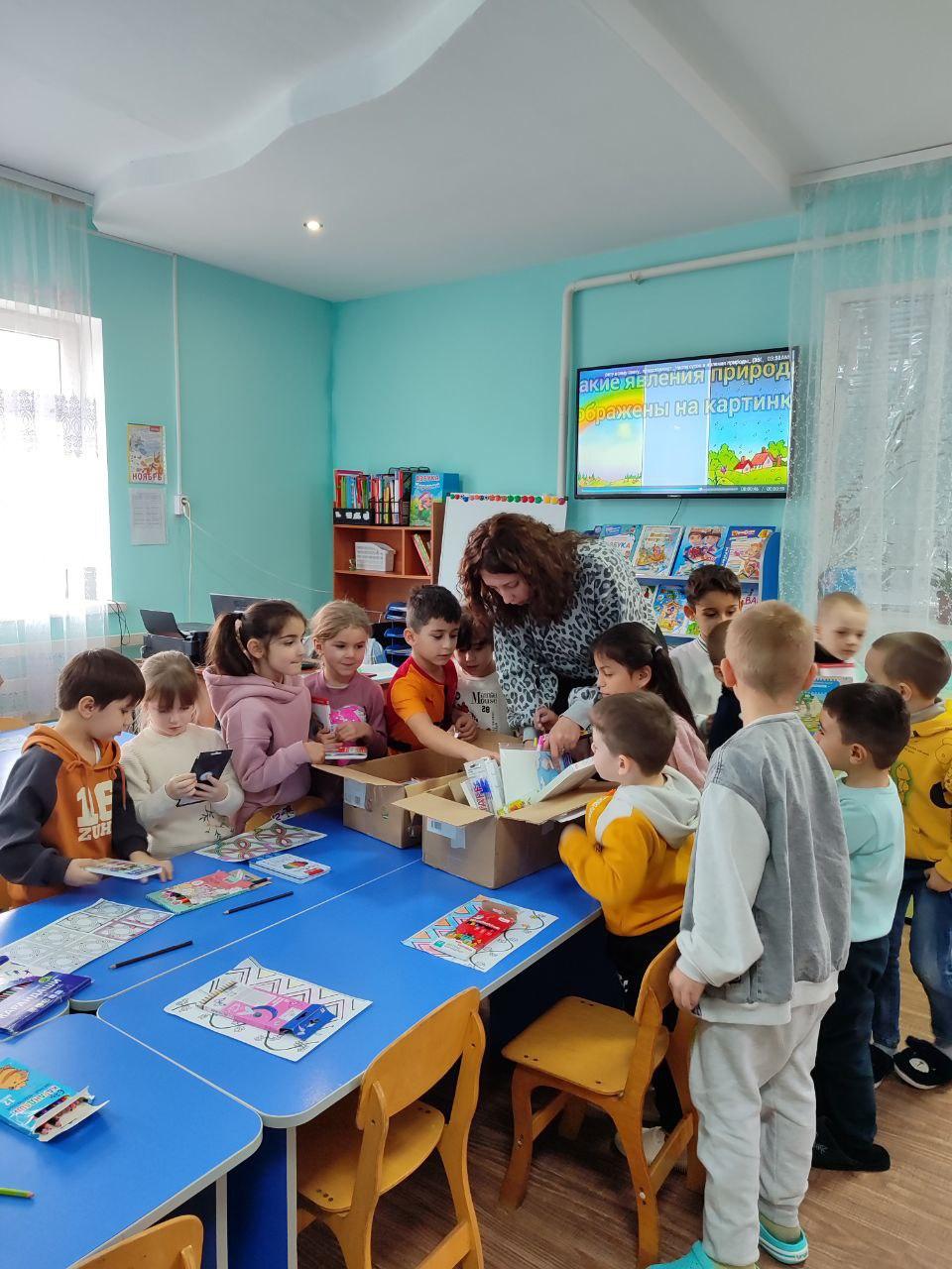 В Надеждовский ясли-сад передали гумпомощь от рязанцев .