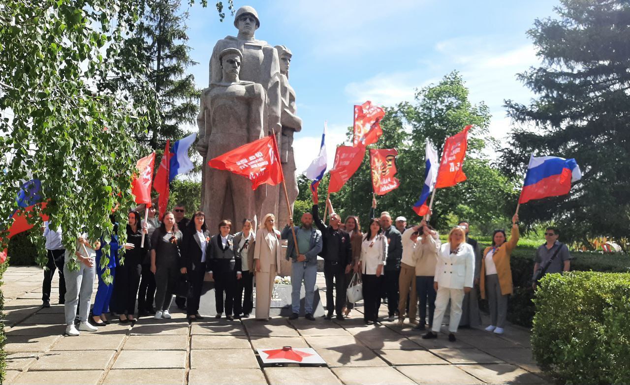  Автопробег по трассе Чаплынка - Аскания-Нова с возложением цветов  в с. Надеждовка, с. Крестовка и пгт. Аскания-Нова.