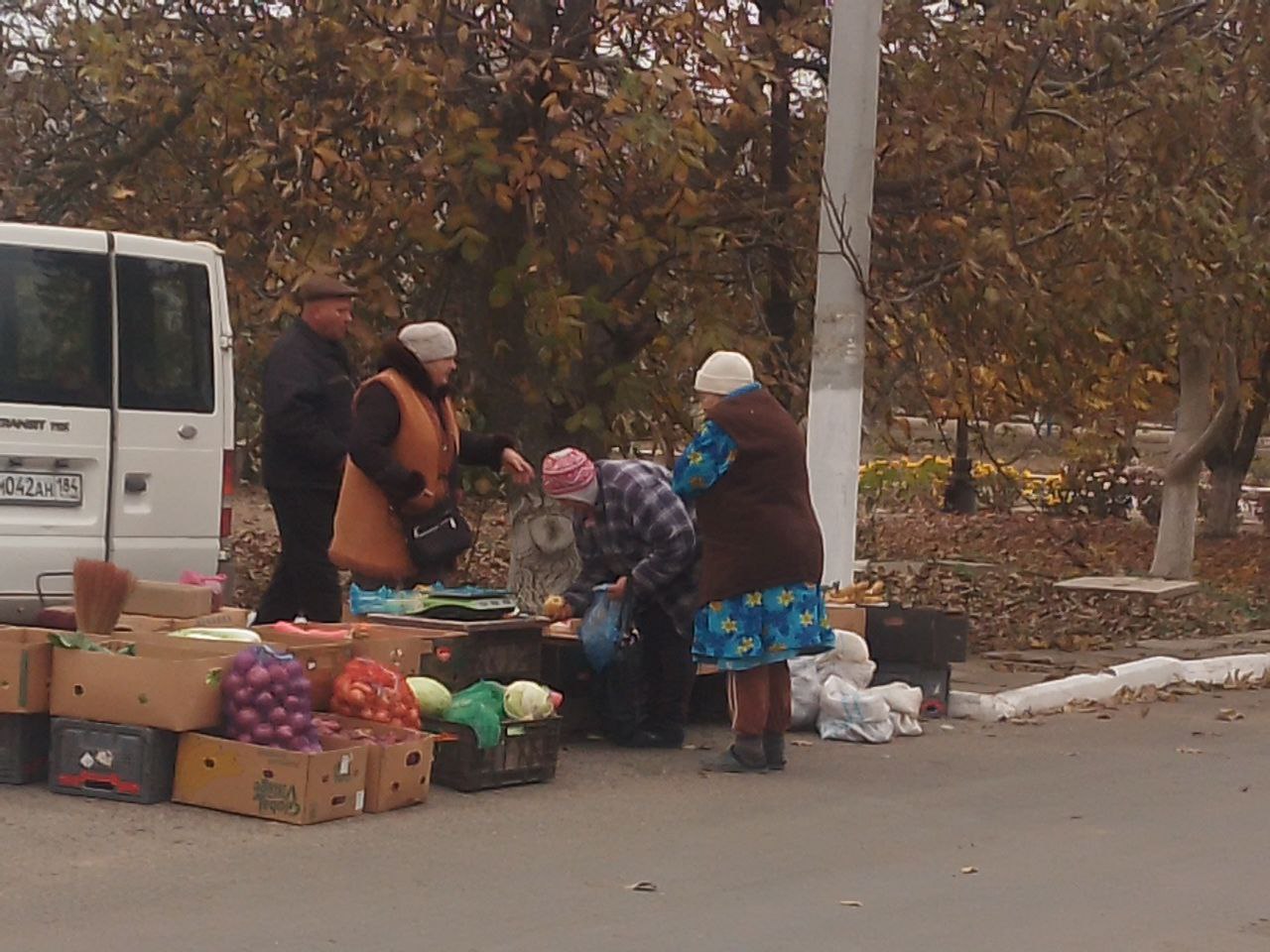 В селе Красная Поляна прошла еженедельная ярмарка.