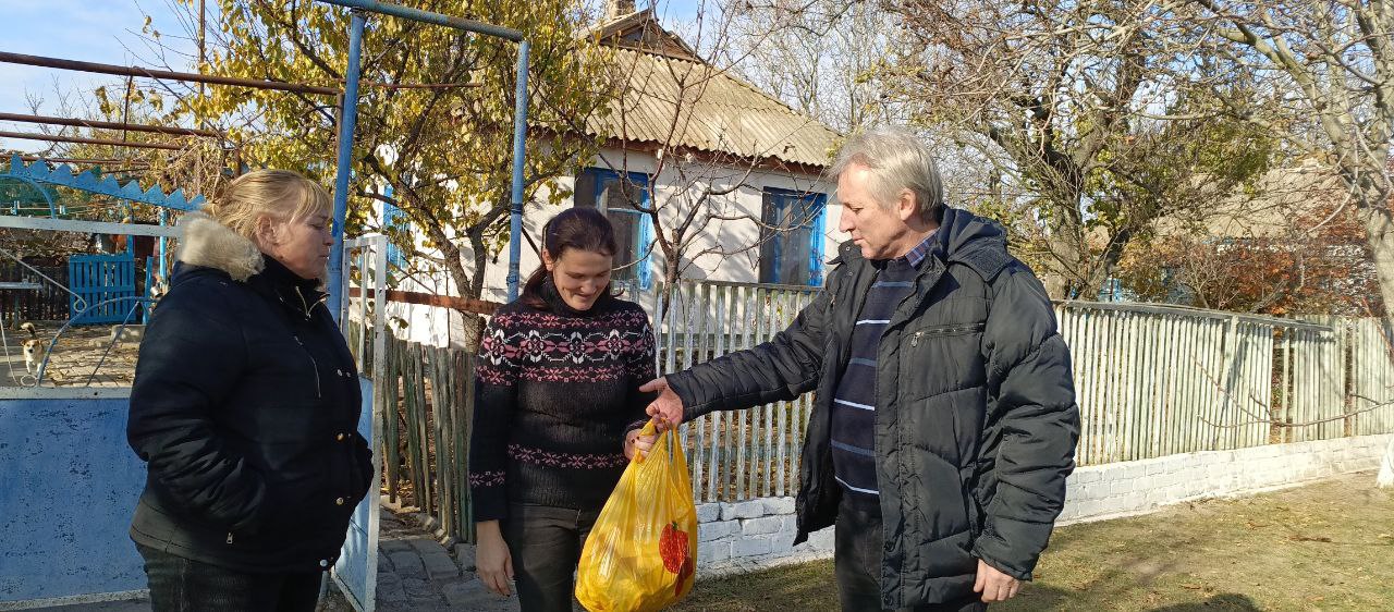 Сотрудники Строгановского сельского Дома культуры провели акцию «Твори добро».