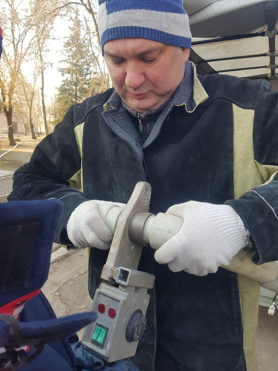 🛠 Специалисты из Рязани приводят в порядок отопление в Чаплинской районной больнице.