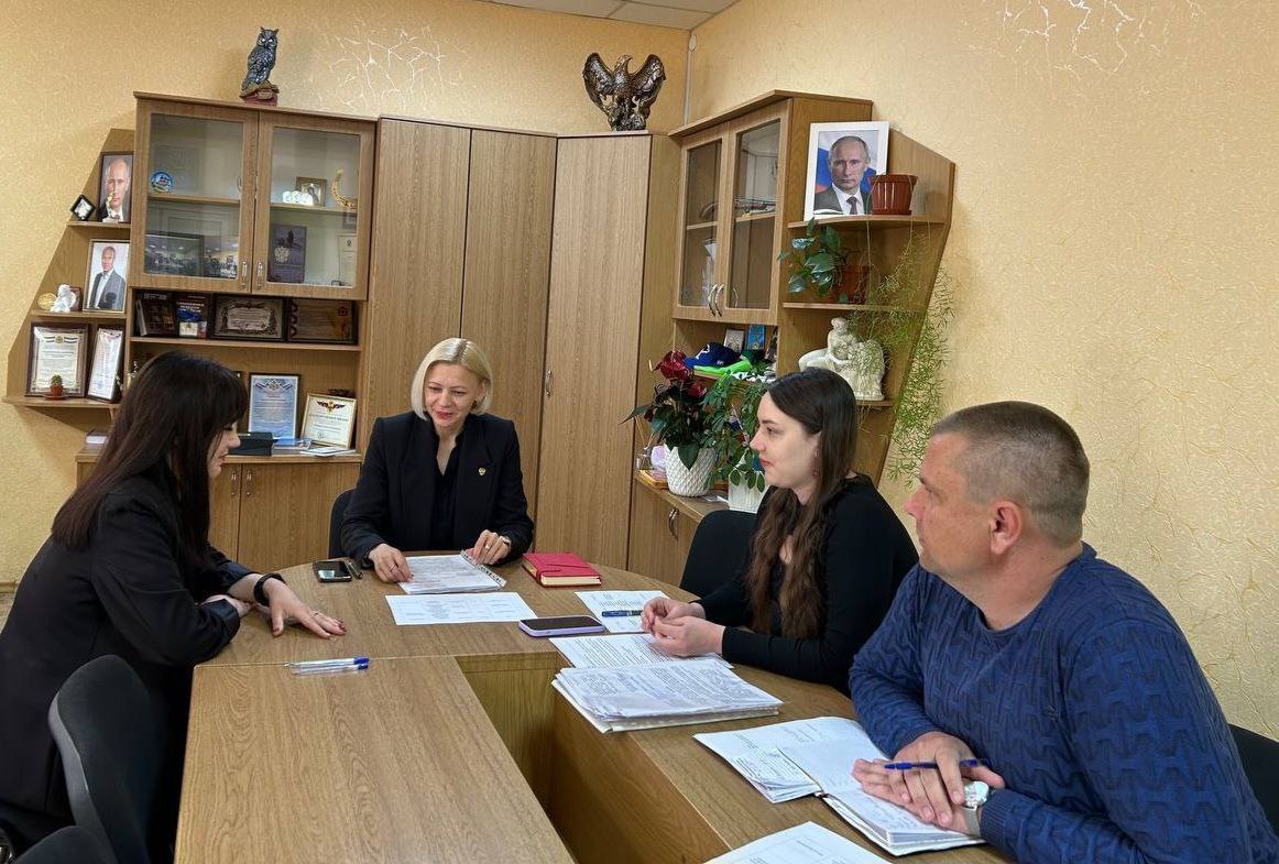 В пгт Чаплинка  прошла кадровая комиссия на получение рекомендации для назначения на вакантные должности муниципальной службы.