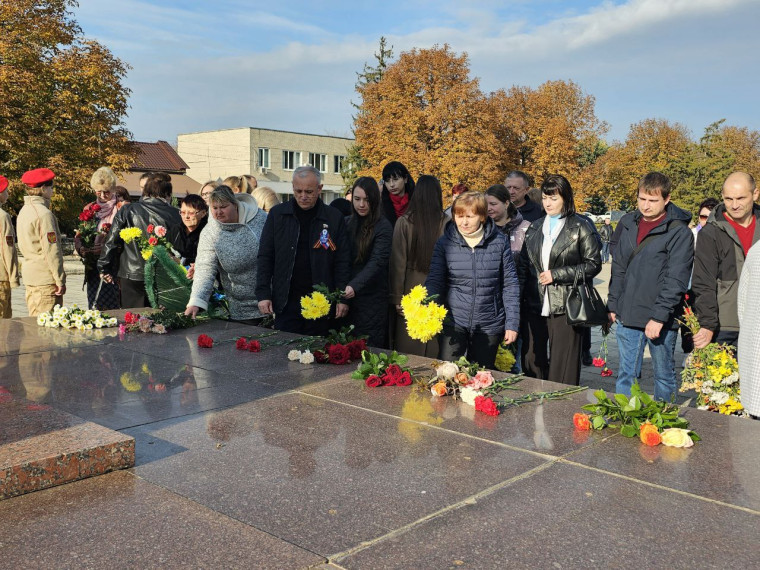 В Чаплынке отметили День освобождения поселка от немецко-фашистских захватчиков. В Чаплынке отметили День освобождения поселка от немецко-фашистских захватчиков.