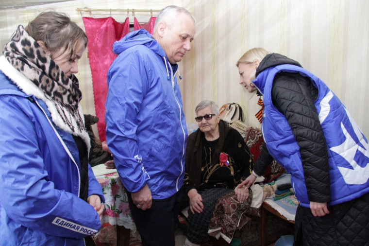 В Чаплинском муниципальном округе навестили семьи погибших воинов-афганцев. В Чаплинском муниципальном округе навестили семьи погибших воинов-афганцев.